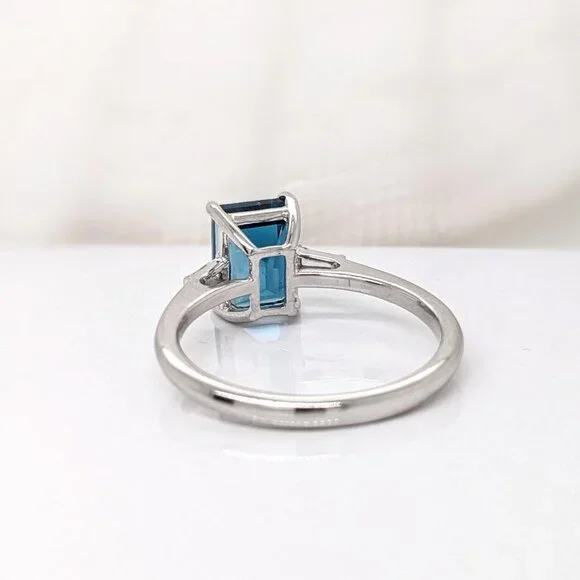 2.4cts London Blue Topaz Ring in Solid 14K Gold with Natural Diamond Accents - Picture 7 of 8